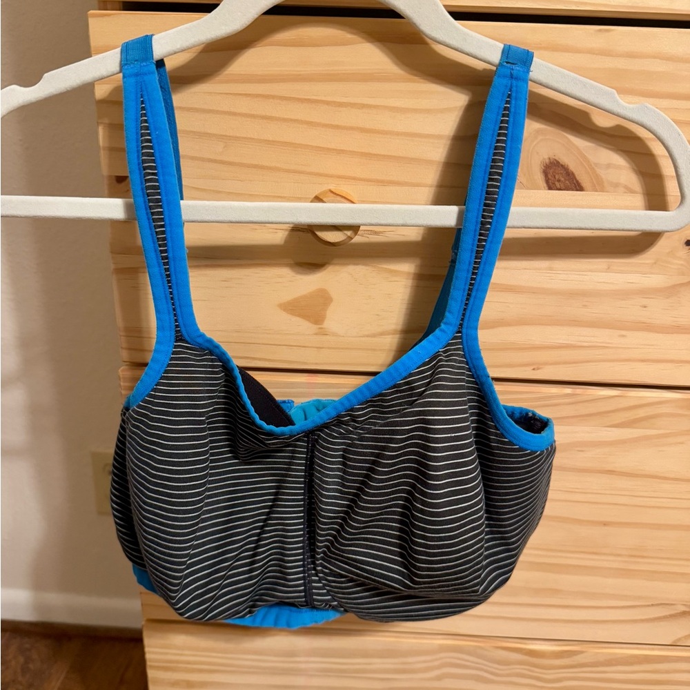 Natori underwire sports bra.